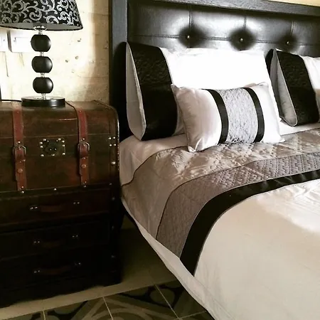 Luciano Al Porto Boutique Konukevi Valletta