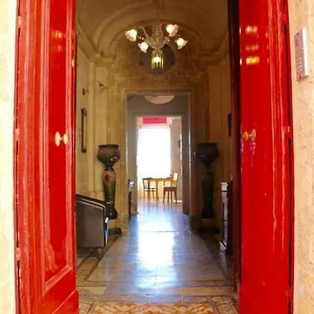 Konukevi Luciano Al Porto Boutique Valletta