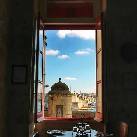 Luciano Al Porto Boutique La Valletta