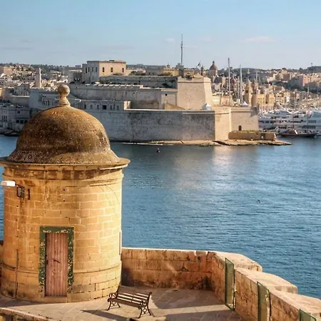 Luciano Al Porto Boutique Valletta